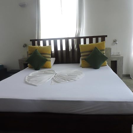 Primrose Guest House Unawatuna Bagian luar foto