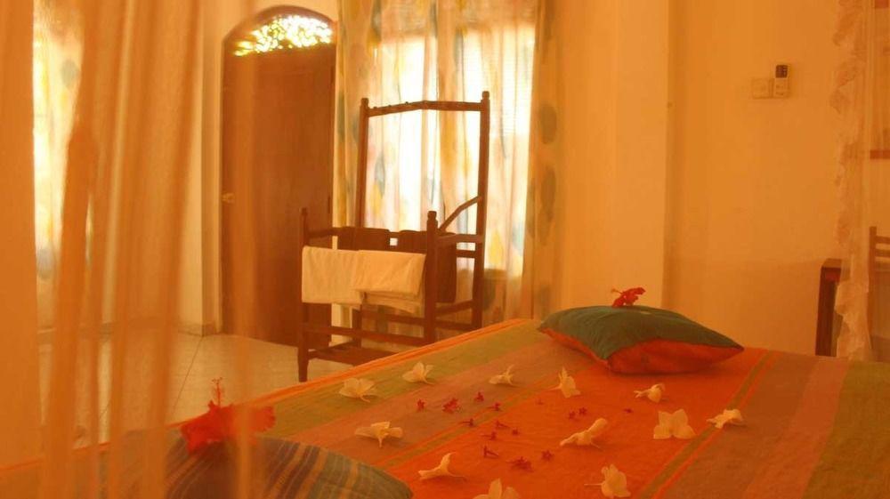 Primrose Guest House Unawatuna Bagian luar foto
