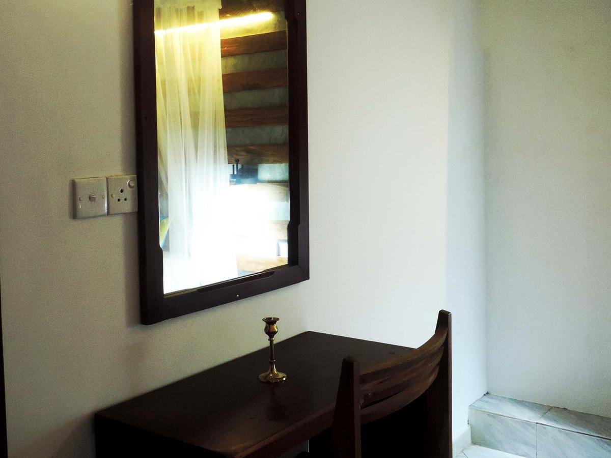 Primrose Guest House Unawatuna Bagian luar foto