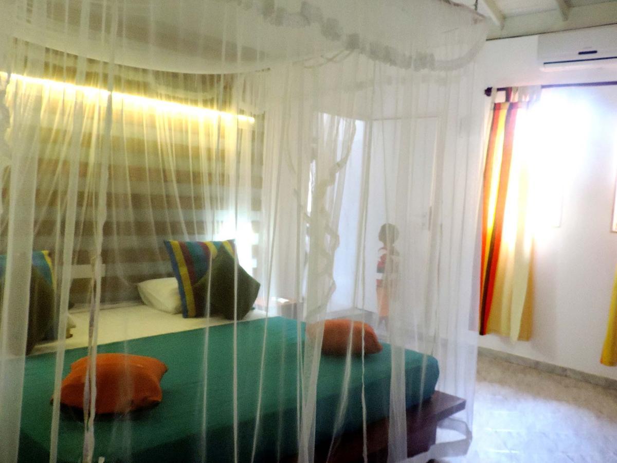 Primrose Guest House Unawatuna Bagian luar foto
