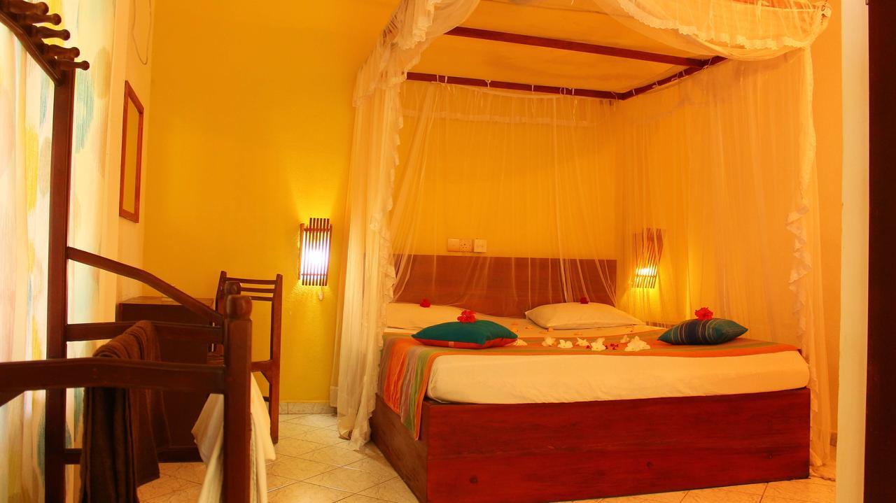 Primrose Guest House Unawatuna Ruang foto