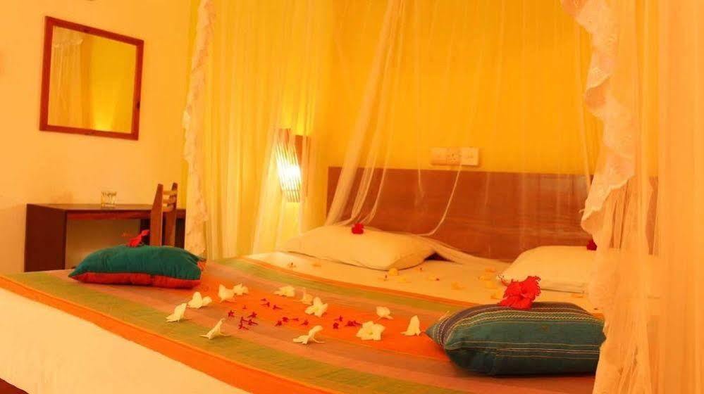 Primrose Guest House Unawatuna Bagian luar foto